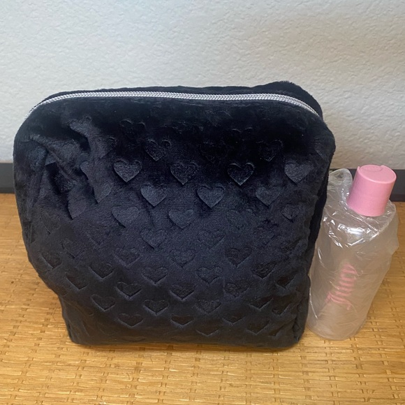 Juicy Couture Velvet Heart Toiletry Bag with Travel Bottle - NWOT - Picture 3 of 7
